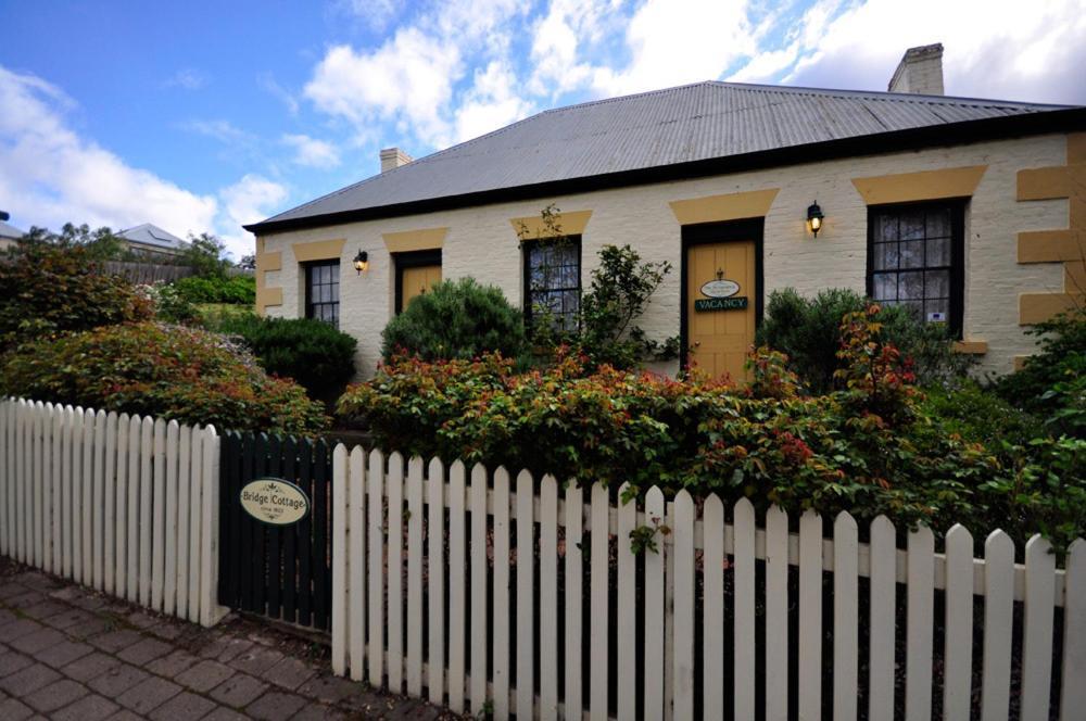 Bridge Cottages Sargeants & Armoury Cottages 1823 - History & Charm Richmond Exterior photo